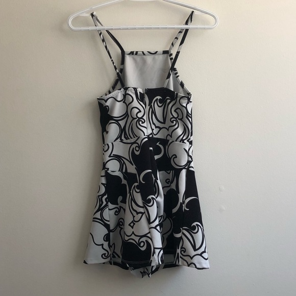 *SOLD* Patterned Romper - Picture 4 of 5